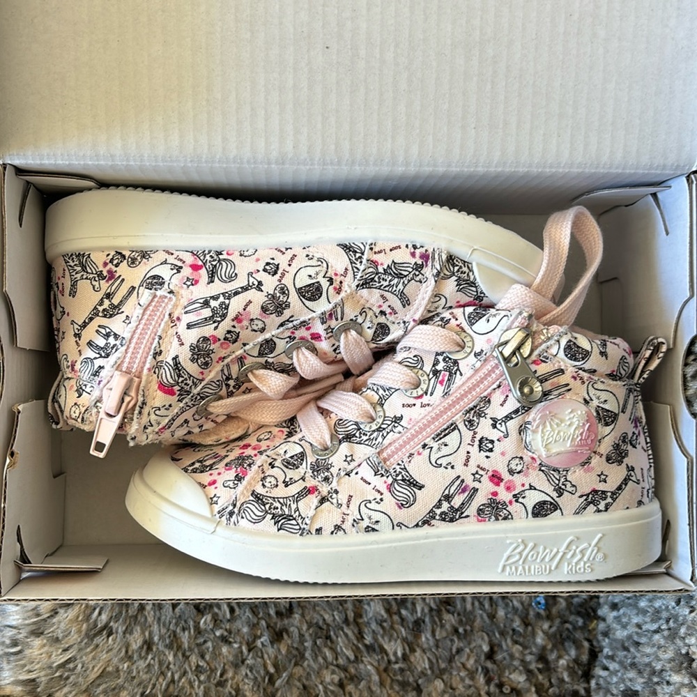 NWT kids size 10 Blowfish sneakers